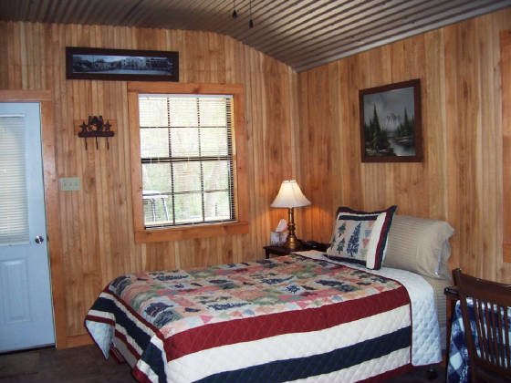 Trailsendcabin1/TEBed14.JPG